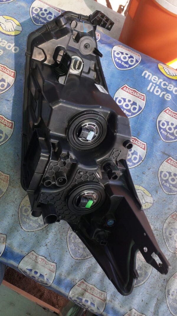 Kicks 18-20 B-4603 foco derecho (Cerco)