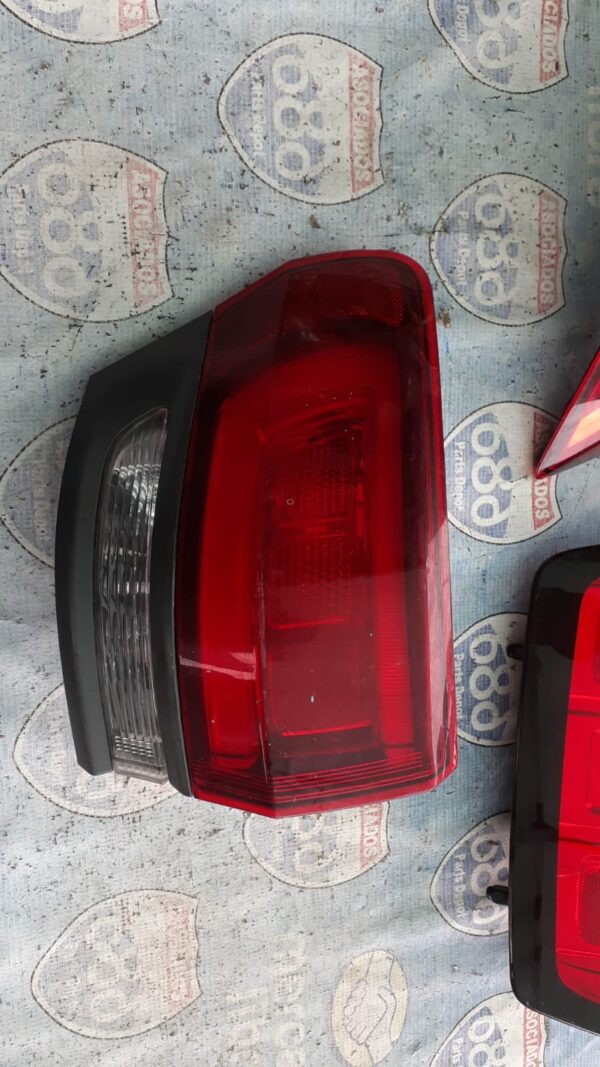 Grand cherokee 17-18 -L- B-5206 mica izquierda