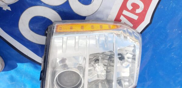 Cadillac Escalade 2008-2010 foco (faro) derecha