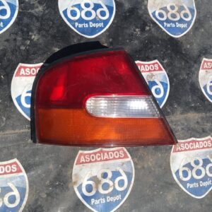 Nissan altima 1999 mica izquierda