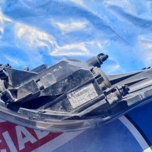 Ford figo 2016-2018 foco (faro) derecho