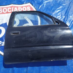 Toyota Tacoma 1999 puerta derecha