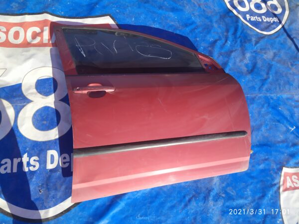 Toyota Corolla 2003-2008 puerta derecha delantera