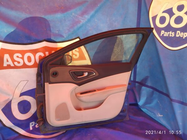 Chrysler 200 2015 puerta derecha delantera/ Retrovisor/vestidura