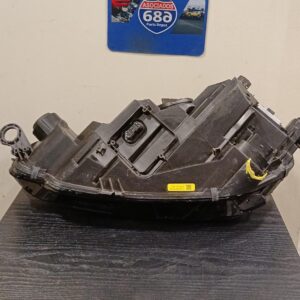 Audi A4 2018-2020 foco derecho