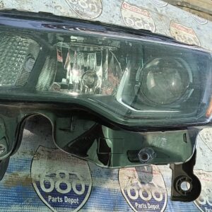 Cherokee 2017-2019 foco izquierdo b7072