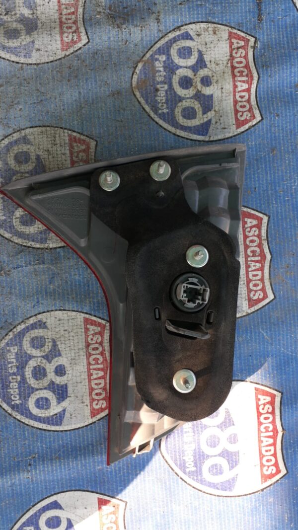 Civic sedan 06-11 -R- C-0856 mica derecha