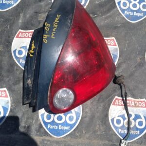 Nissan maxima 2004-2009 mica (calavera) derecha