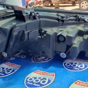 Lexus ES 300h F sport 2018 foco izquierdo F3019 (Rack C-1)