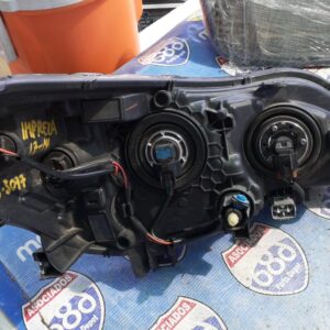 Impreza 17-19 B-3077 foco izquierdo (Rack B-3) BODEGA