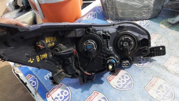 Impreza 17-19 B-3077 foco izquierdo (Rack B-3) BODEGA
