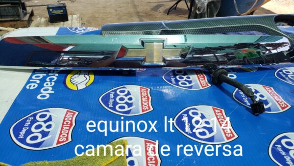 Equinox 2014 Moldura trasera con camara de reversa