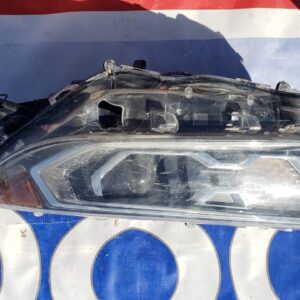 Rav4 2019-2020 foco izquierdo con detalle 02110 (Pared)