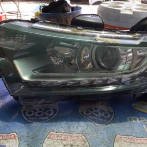 Outlander 2016-2018 F-6616 foco izquierdo (Rack B-2) BODEGA