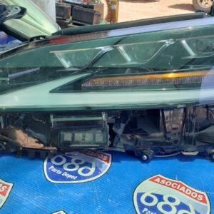 Lexus ES 300h F sport 2018 foco izquierdo F3019 (Rack C-1)