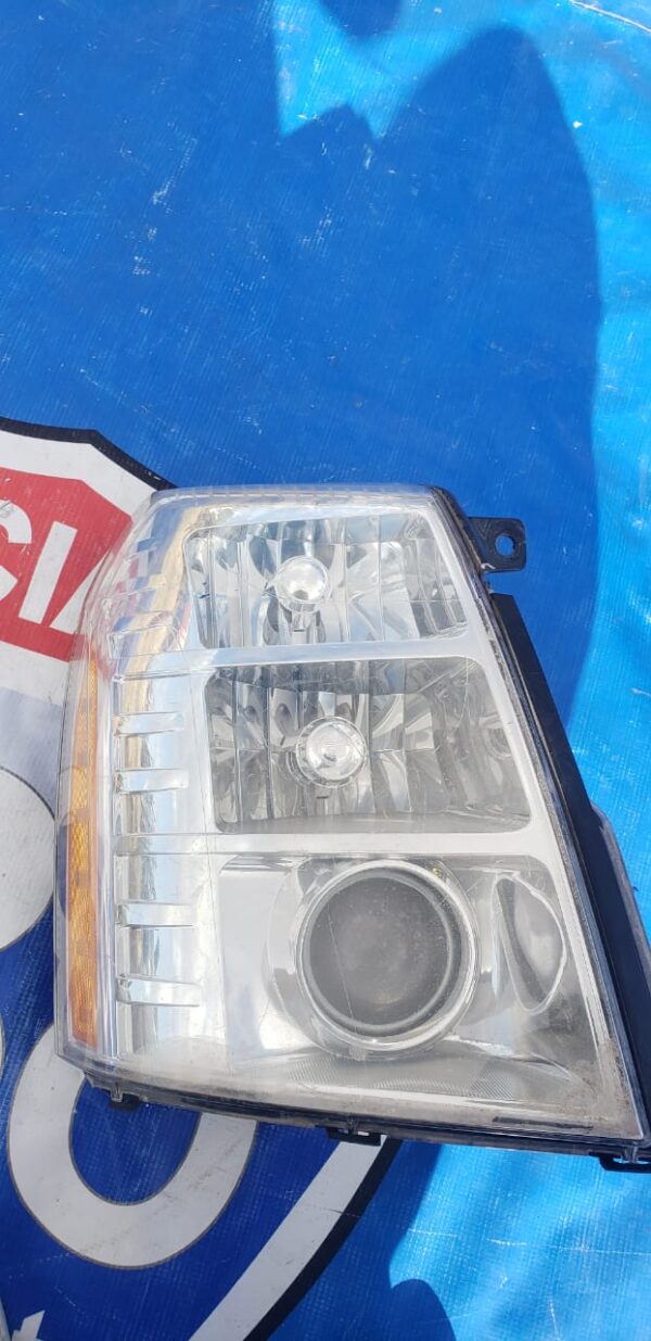 Cadillac Escalade 2008-2010 foco (faro) derecha