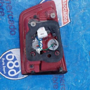 Mica de cajuela Kia Sedona 15-16 -L-