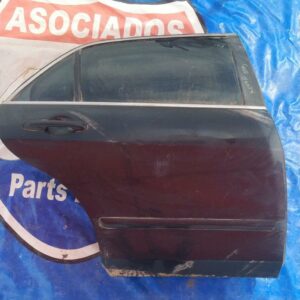 Honda accord 2003 puerta derecha trasera