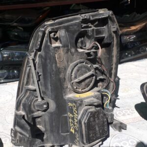 Escalade 07-14 -R- B-6552 foco derecho