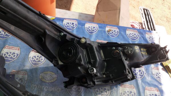CH-R 18-20 B-9047 foco izquierdo (Rack B-1)