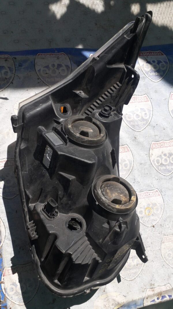 Ford transit 15-19 B-6550 foco izquierdo (Rack B-2) BODEGA