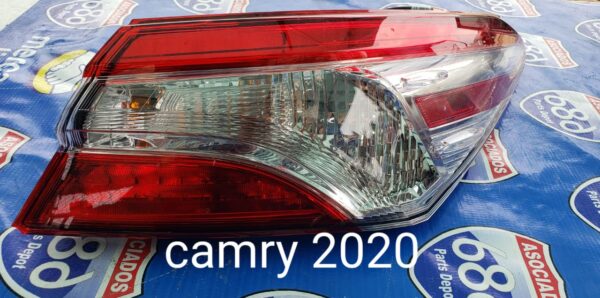 Camry 2019-2020 mica derecha