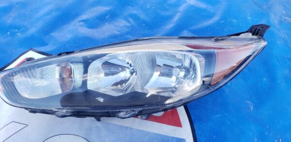 Ford fiesta 2015 foco (faro) izquierdo