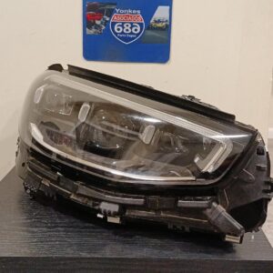 Mercedes class C s580 2021-2022 foco derecho (Rack C-4)