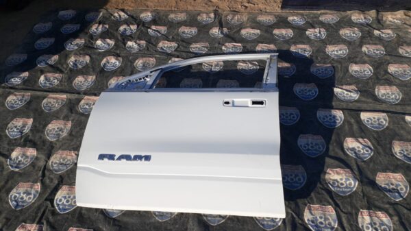 Ram 20-21 -L- B-5043 Puerta izquierda delantera