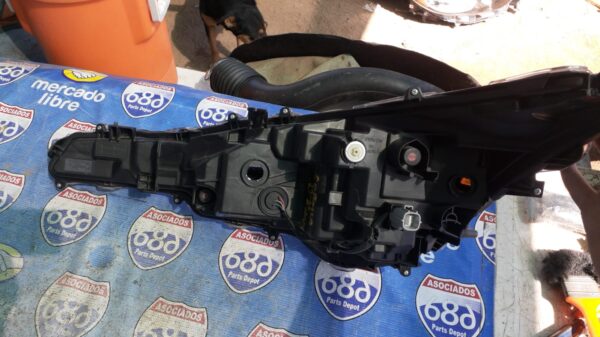 Corolla 19-21 B-3029 foco derecho (Rack A-2) BODEGA