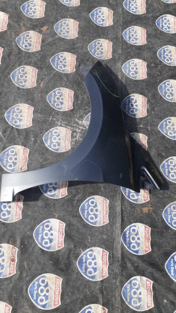 Versa 20-21 -L- B-2065 guardafango izquierdo