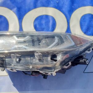 Rav4 2019-2020 foco izquierdo con detalle 02110 (Pared)