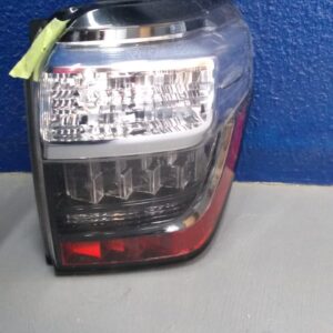 Toyota 4RUNNER 2017-2018 mica (calavera) derecha