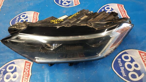 Jetta 19 L 799351 FOCO RACK D-1 BODEGA