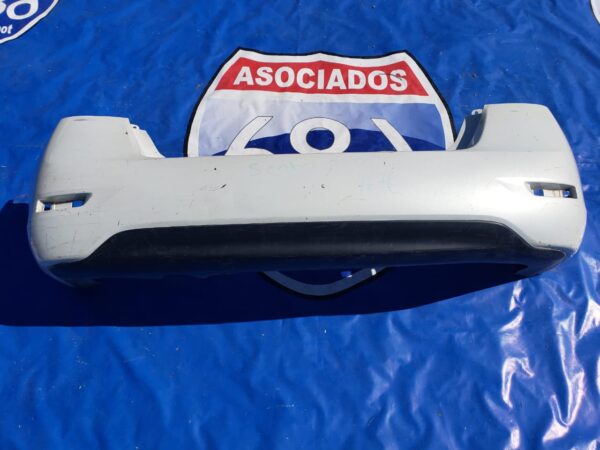 Nissan sentra 2007-2012 Defensa trasera