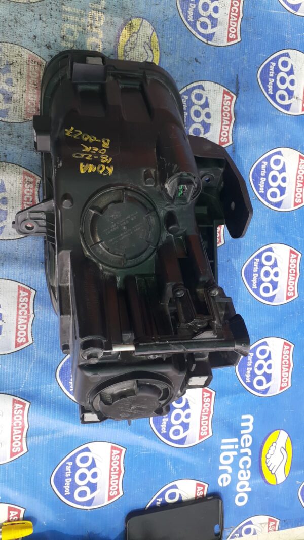 Kona 2018-2020 foco derecho B-0027 (RACK C-3 BODEGA