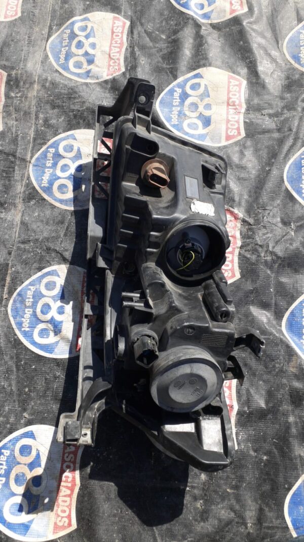 Mkz 06-09 – B-4031 foco derecho RACK C-4 BODEGA