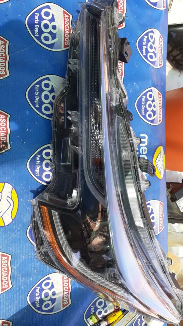 Corolla 2020 foco izquierdo F-7444 (Rack D-1)
