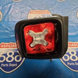 Mica derecha Renegade 15-17 B-4006 (Bodega)