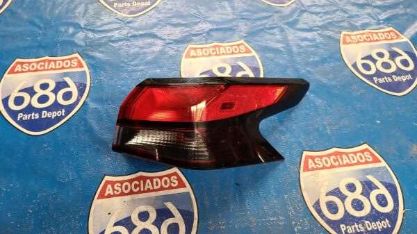 Mica derecha Versa 2020 013369 (Bodega)