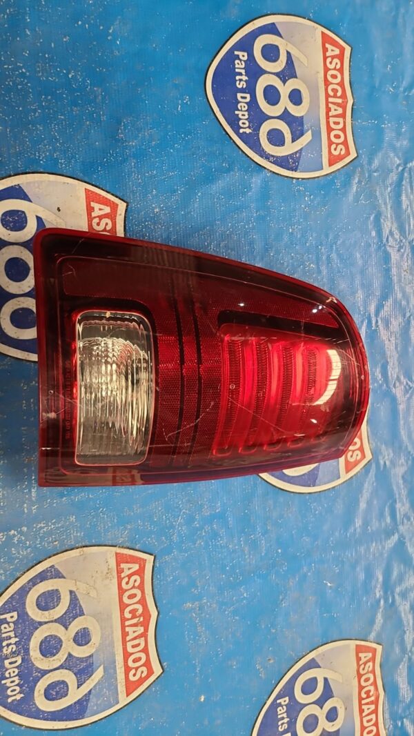 Mica izquierda Ram r/t 13-18 300471 (Bodega)
