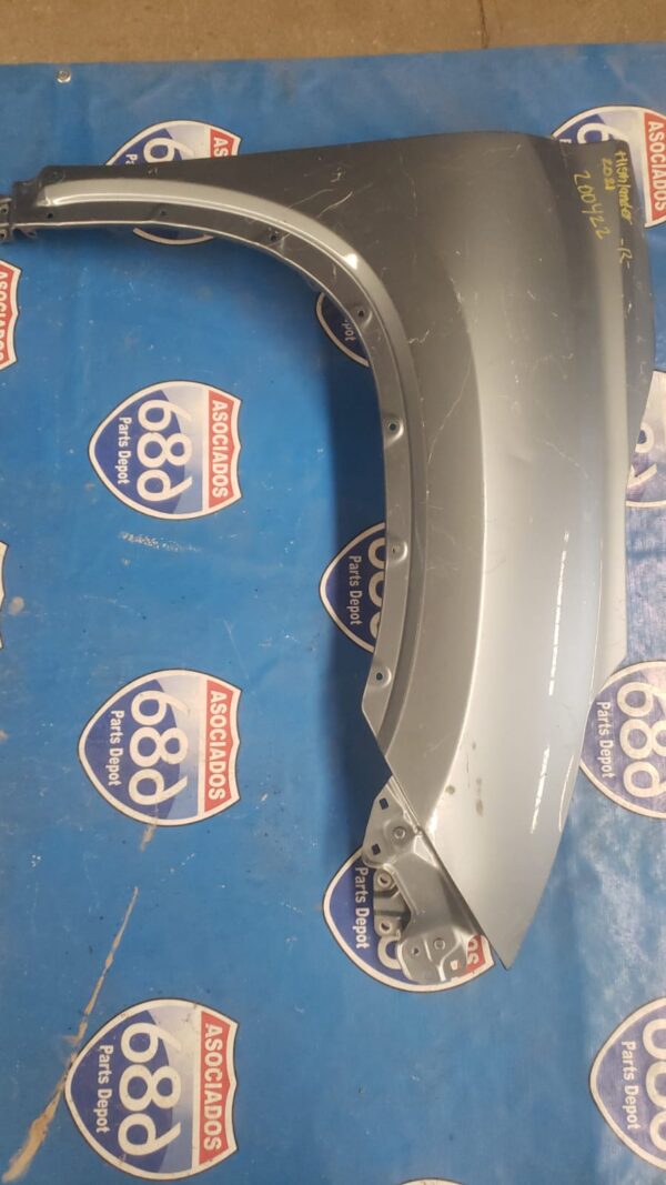 Guardafango derecho Highlander 21 R 200422 (Bodega)