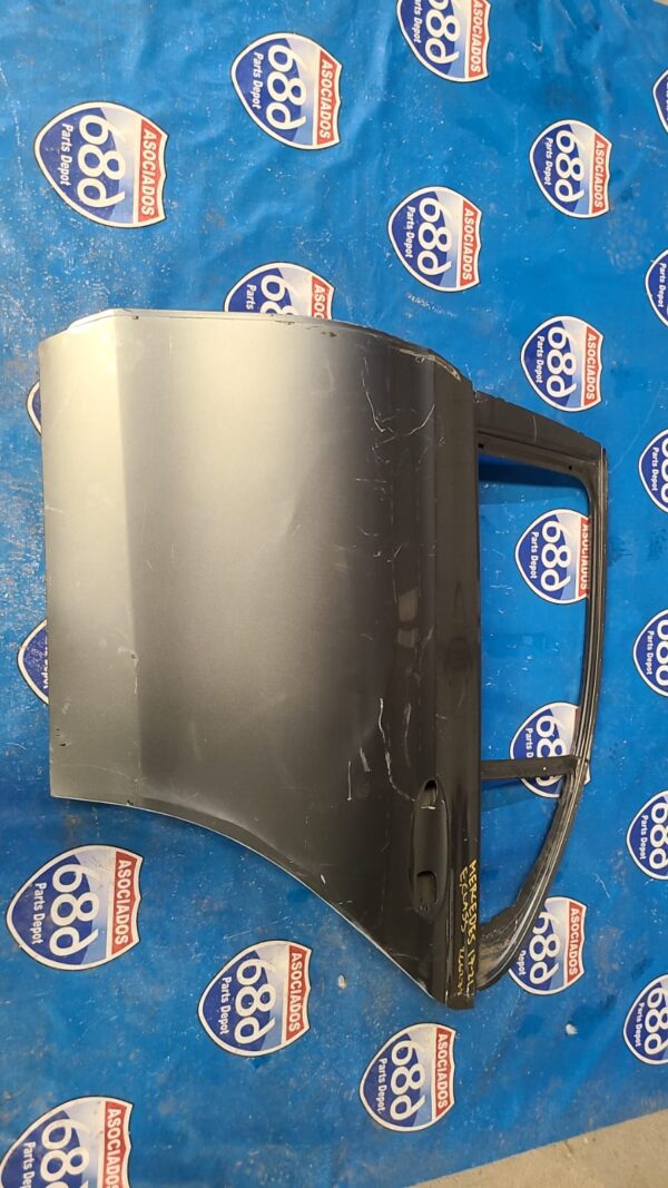 Puerta trasera izquierda Mercedes E class 17-21 266272 (bodega)
