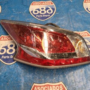 Mica izquierda Altima 13-15 B-8227 (bodega)