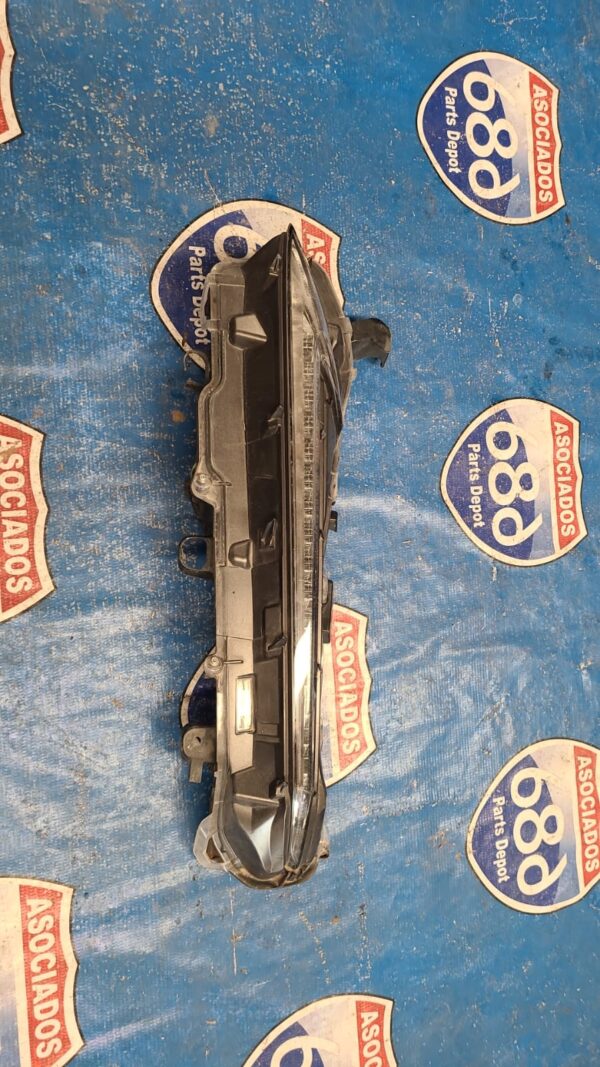 Foco (faro) izquierdo lexus Nx200T 15-17 121316 (bodega)