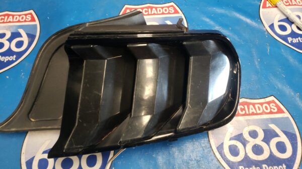 Mica derecha mustang 18-20 B-8013 (bodega)