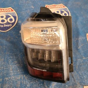 Mica izquierda 4runner 14-18 B2125 (bodega)