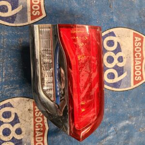 Mica de cajuela izquierda Grand cherokee 14-20 688110 (bodega)