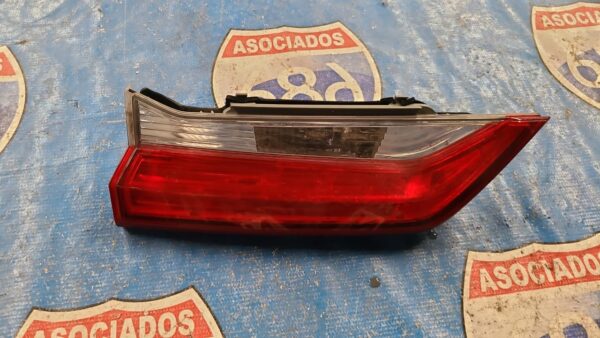 Mica de cajuela izquierda Crv 17-19 B-9060 (bodega)