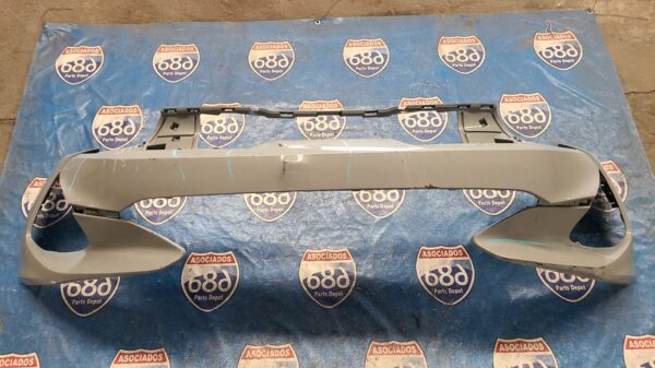 defensa delantera Kia k5 21 B-9027 (bodega)